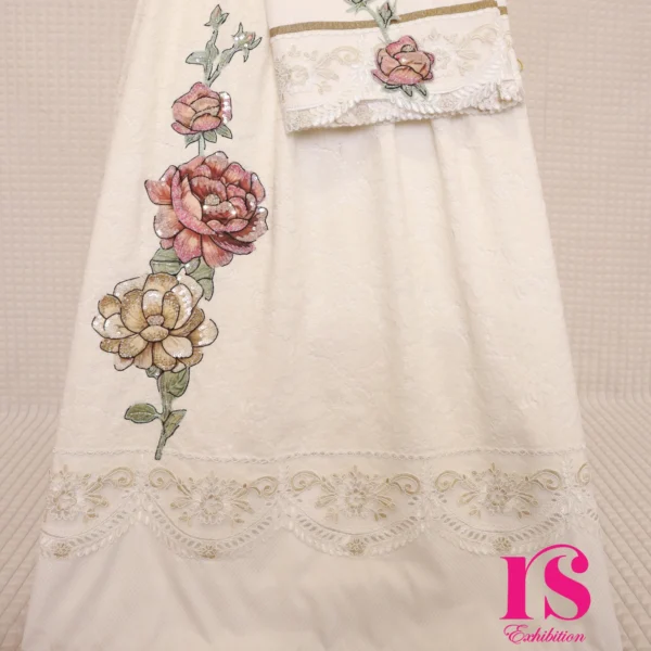 Off White Beautiful Chantilly Net Piece rida