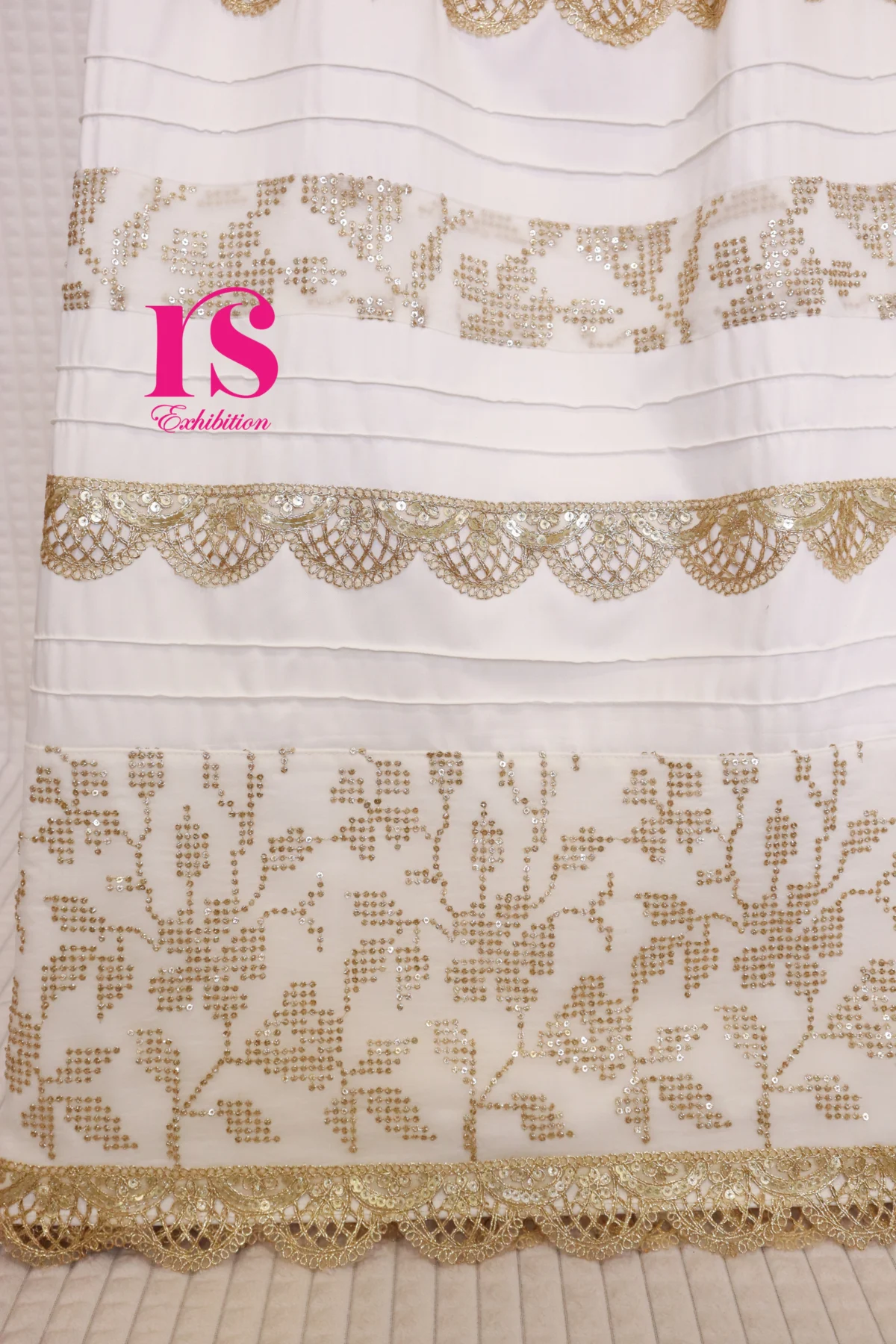 White Rida White Base With High Panel Rida – Rs Exhibition